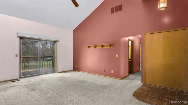 Holly, MI 48442,875 Hollyview Lane