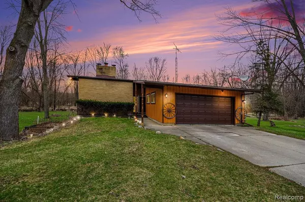 Grand Blanc, MI 48439,8297 Jordan Road