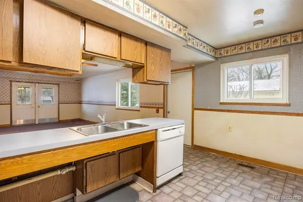 Belleville, MI 48111,15505 HOEFT Road