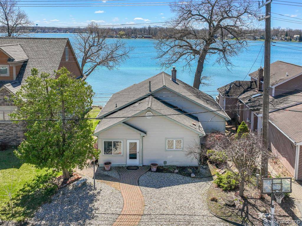 West Bloomfield, MI 48324,7989 LOCKLIN