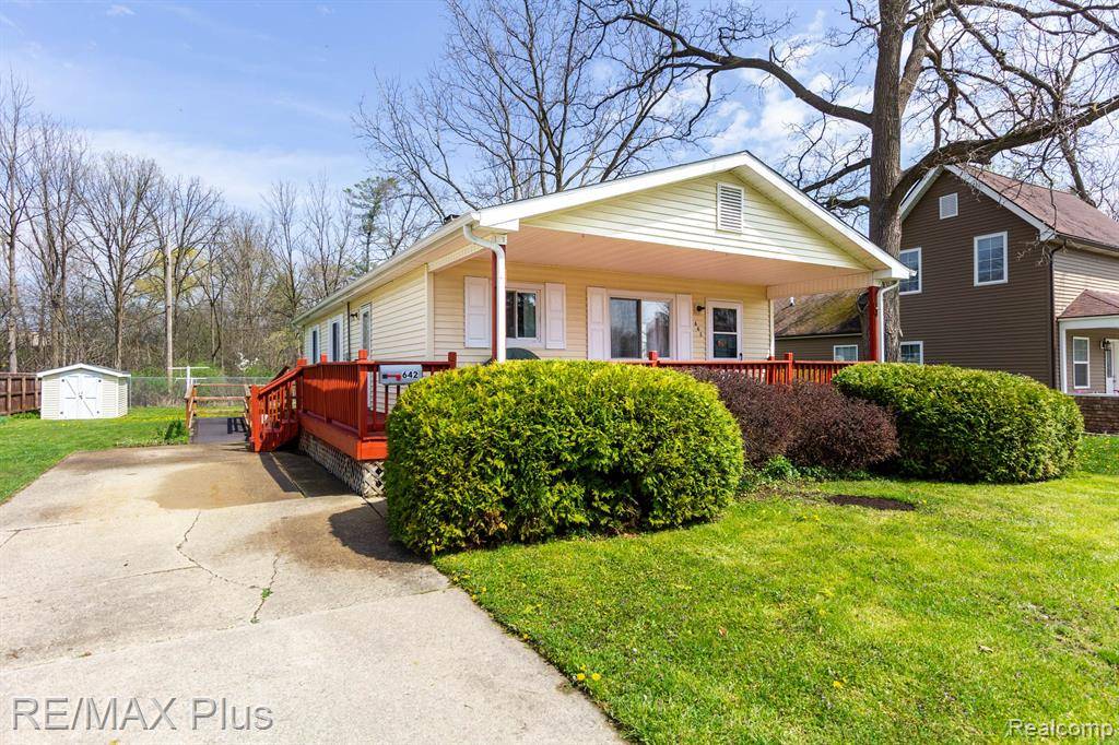Lapeer, MI 48446,642 TURRILL Avenue
