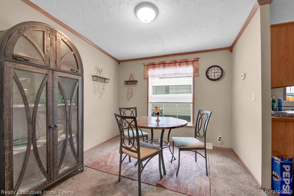 Lenox, MI 48048,59455 Bart