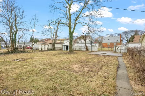 Dearborn, MI 48126,7335 Maple Street