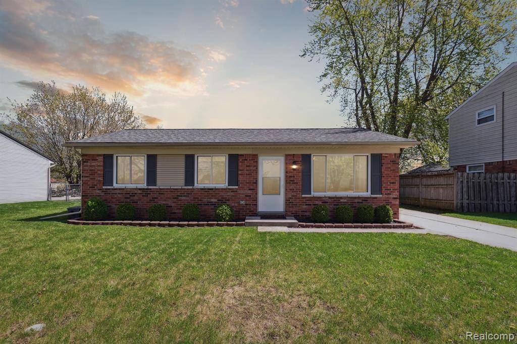 29701 CAMBRIDGE Street, Flat Rock, MI 48134