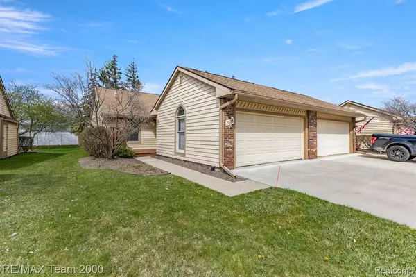 2886 LAKEWOOD Drive, Trenton, MI 48183