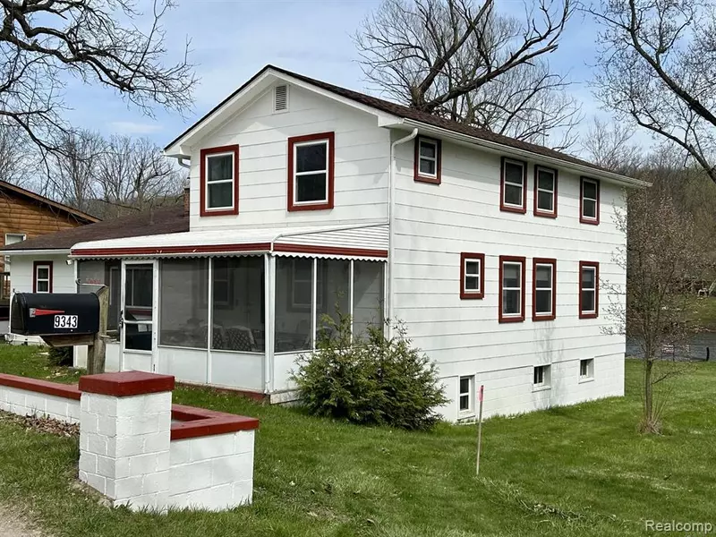 9343 Shannon Drive, Brighton, MI 48116