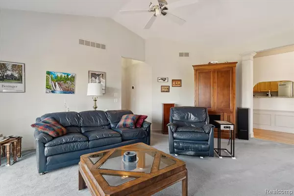 Northville, MI 48168,39472 EDGEWATER Drive