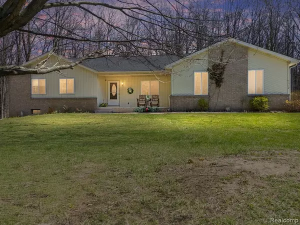 Fenton, MI 48430,7312 LINDEN Road