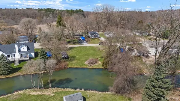 Pinckney, MI 48169,8431 BAUDINE Road