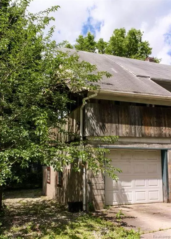 Lansing, MI 48906,1110 OAK Street