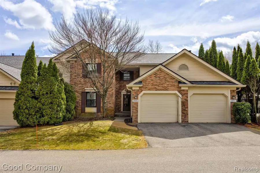 29804 INDIAN Trail, Farmington Hills, MI 48331