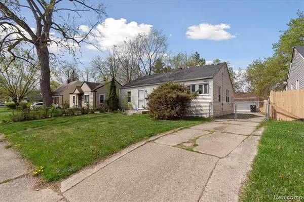 Detroit, MI 48219,17435 FENTON Street