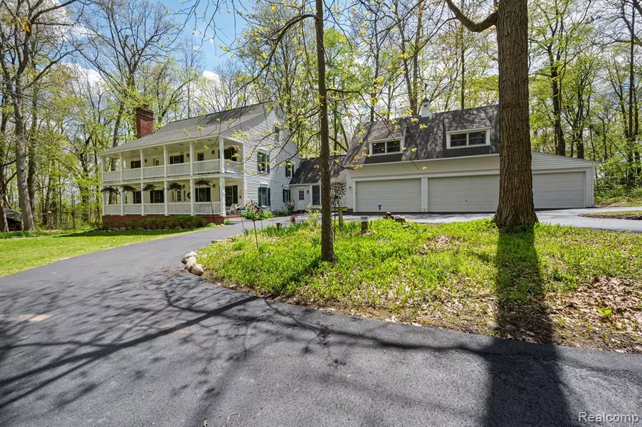2457 ROCKY TOP Lane, Commerce Twp, MI 48382
