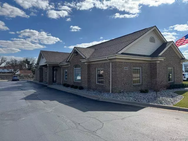 Waterford, MI 48327,6909 HIGHLAND Road