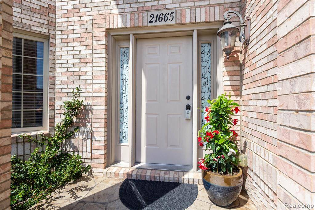 Macomb, MI 48044,21665 AMBASSADOR Drive