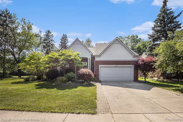 4015 KEATS Drive, Troy, MI 48085