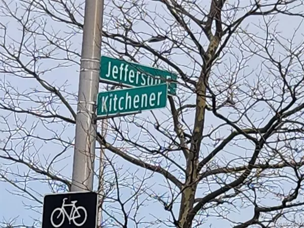 Detroit, MI 48215,952 KITCHENER Street