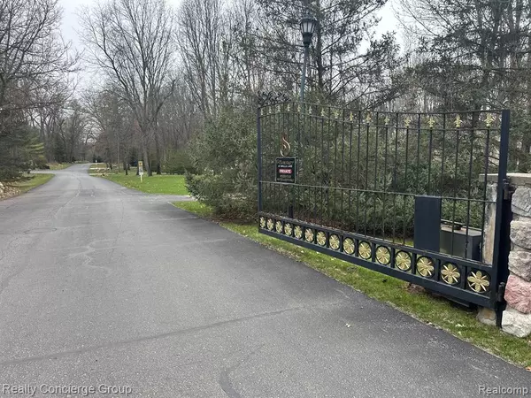 Jackson, MI 49201,7165 SANCTUARY Drive