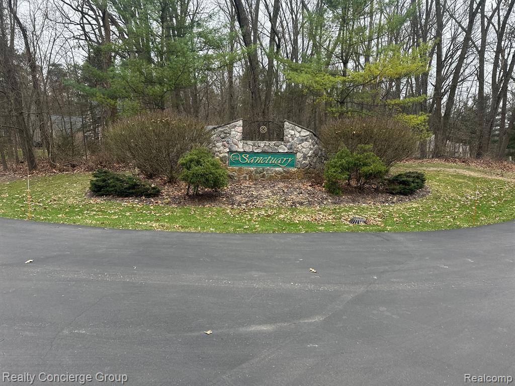 Jackson, MI 49201,7165 SANCTUARY Drive