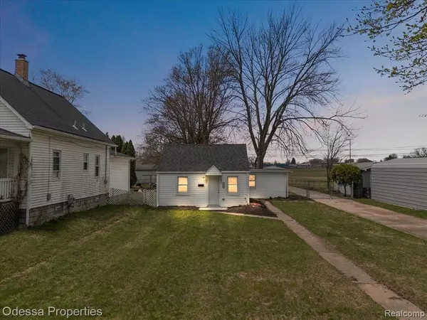 161 N WILSON Boulevard, Mount Clemens, MI 48043