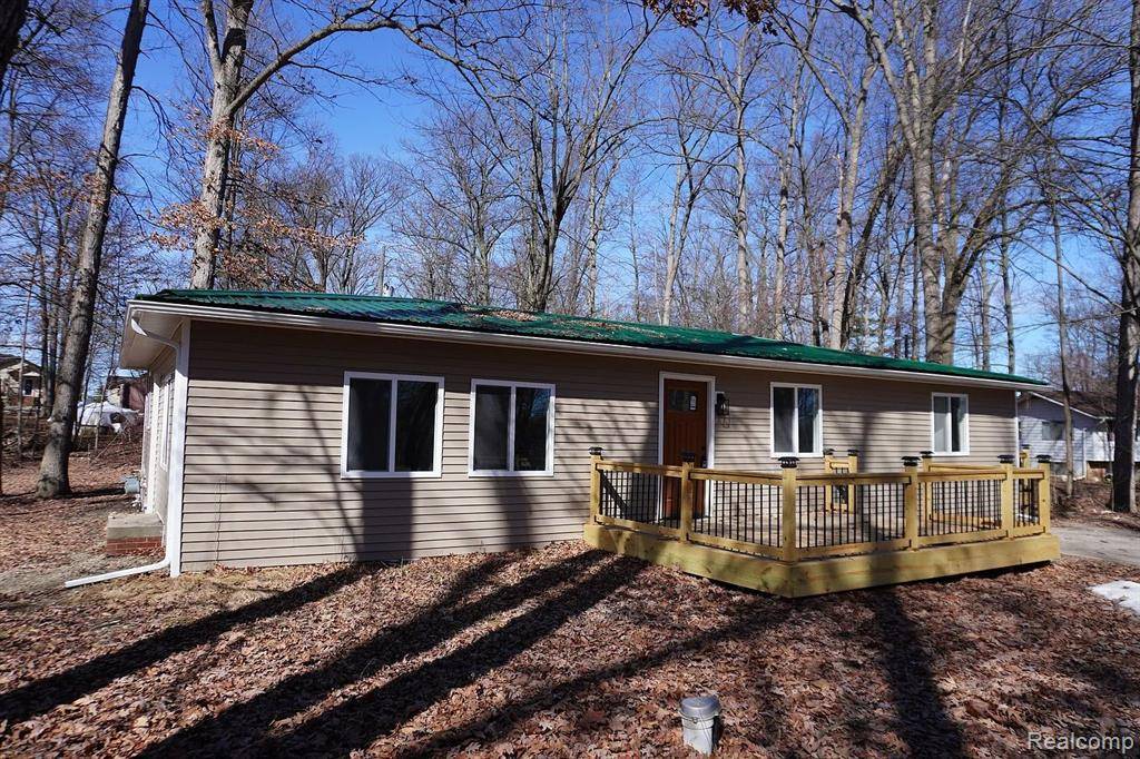Columbiaville, MI 48421,631 PINE Drive