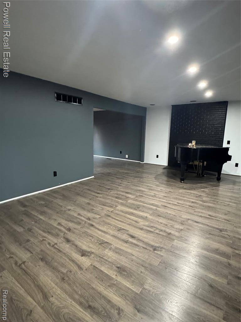Farmington Hills, MI 48331,30362 SOUTHAMPTON Lane