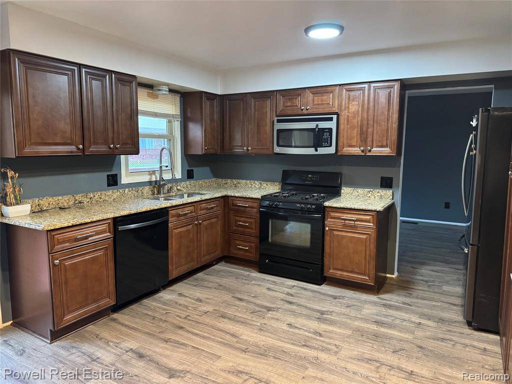Farmington Hills, MI 48331,30362 SOUTHAMPTON Lane