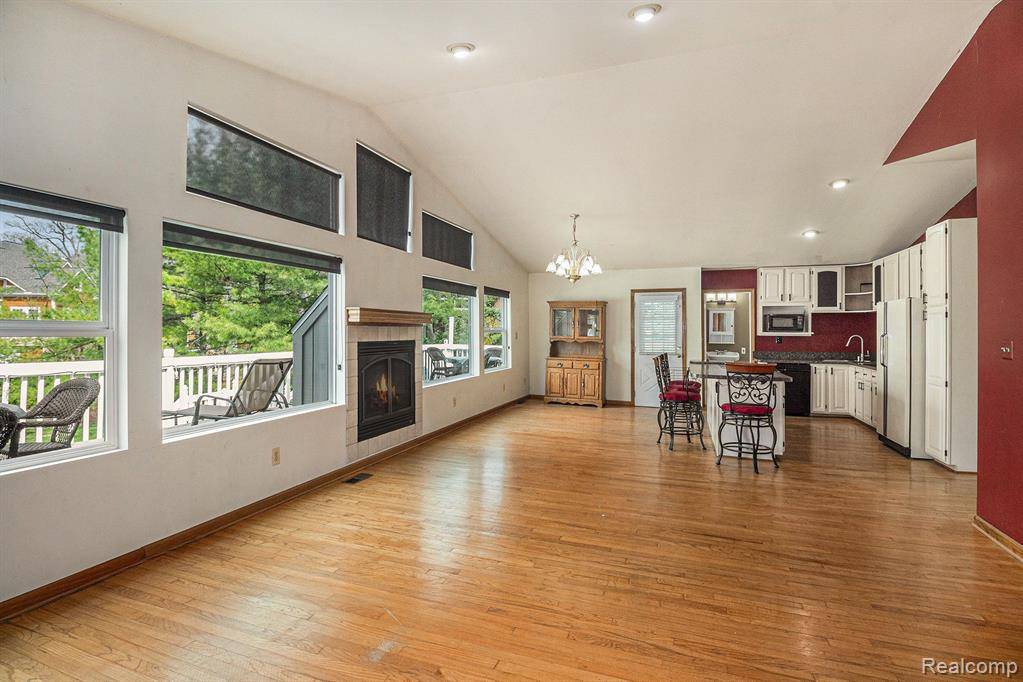 Brighton, MI 48116,3836 HIGHCREST Drive