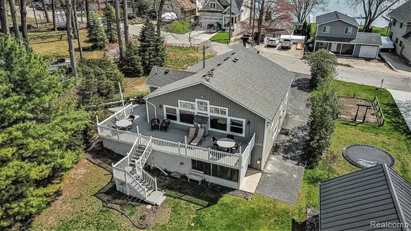 Brighton, MI 48116,3836 HIGHCREST Drive