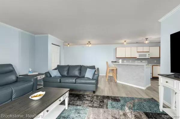 Norton Shores, MI 49444,5807 CROSSWINDS Drive