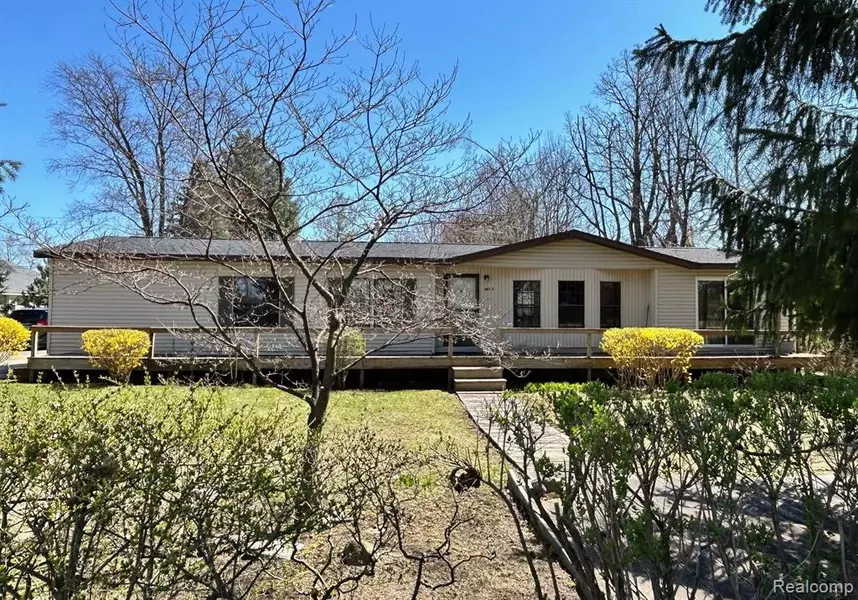 1877 S ALMONT Avenue, Imlay City, MI 48444