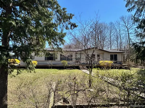 Imlay City, MI 48444,1877 S ALMONT Avenue