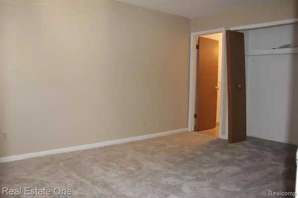Canton, MI 48187,42473 LILLEY POINTE Drive