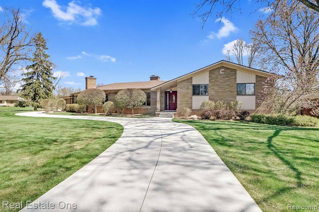 31896 STAMAN Circle, Farmington Hills, MI 48336