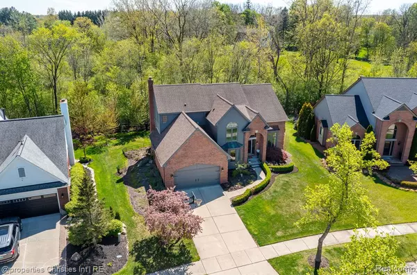 Novi, MI,45571 IRVINE Drive