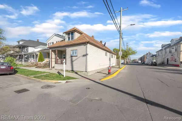 Hamtramck, MI 48212,2435 HOLMES Street