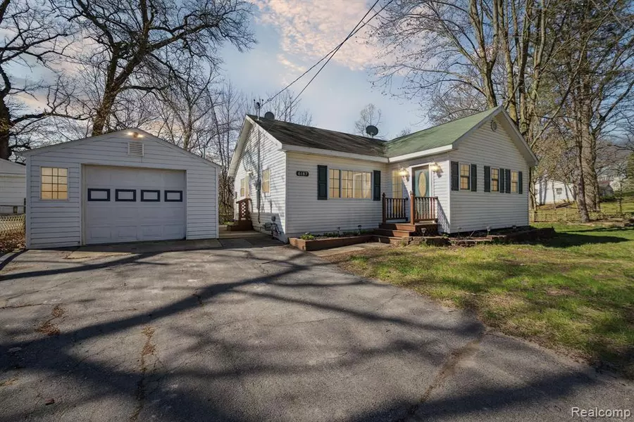 6187 THREE LAKES Drive, Brighton, MI 48116
