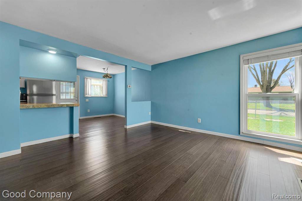 Ypsilanti, MI 48198,1510 MOLLIE Street