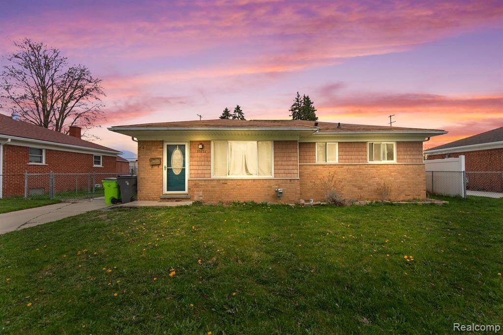 35232 WEIDEMAN Street, Clinton Twp, MI 48035