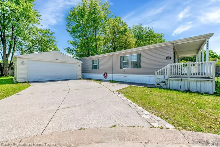 1822 Elizabeth Terrace, Madison Heights, MI 48071