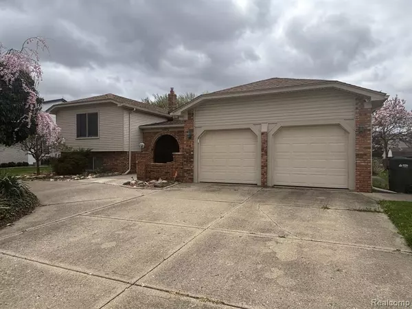 Sterling Heights, MI 48313,14572 FOUR LAKES Drive
