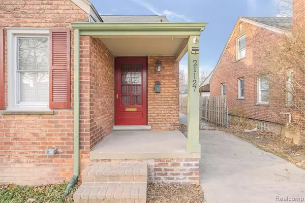 Harper Woods, MI 48225,21127 HUNT CLUB Drive