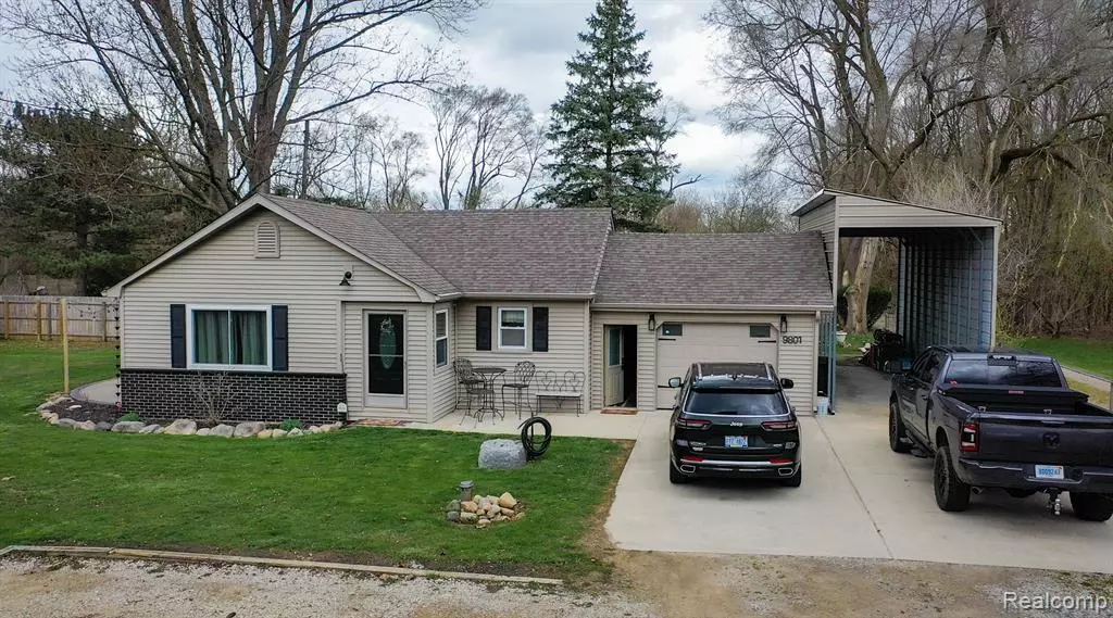 9801 E NEWBURG Road, Durand, MI 48429