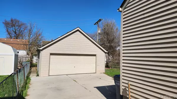 Lincoln Park, MI 48146,2216 LONDON Avenue