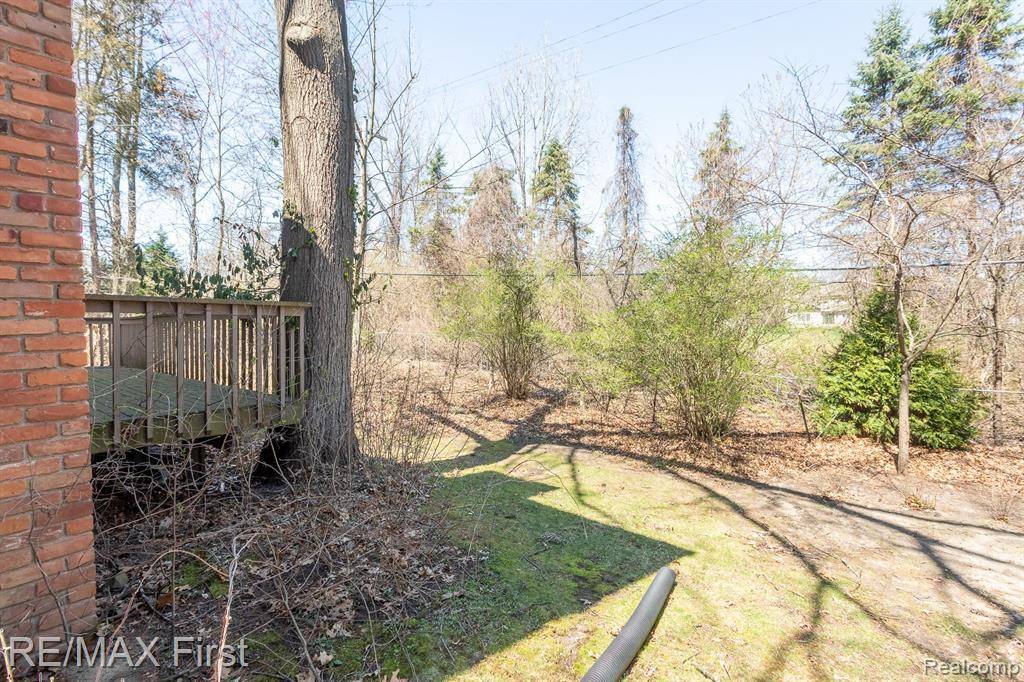 West Bloomfield, MI 48324,6620 RED CEDAR Lane