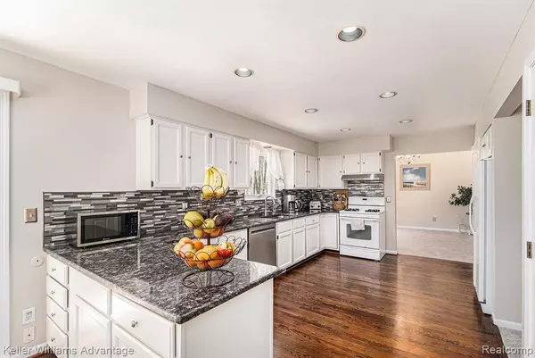 Commerce Twp, MI 48390,4176 EMERALD PINES Drive