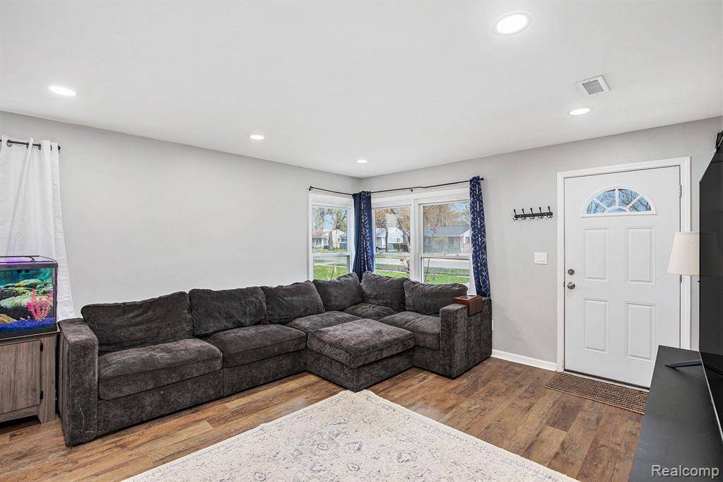 Southfield, MI 48076,28091 EVERETT Street