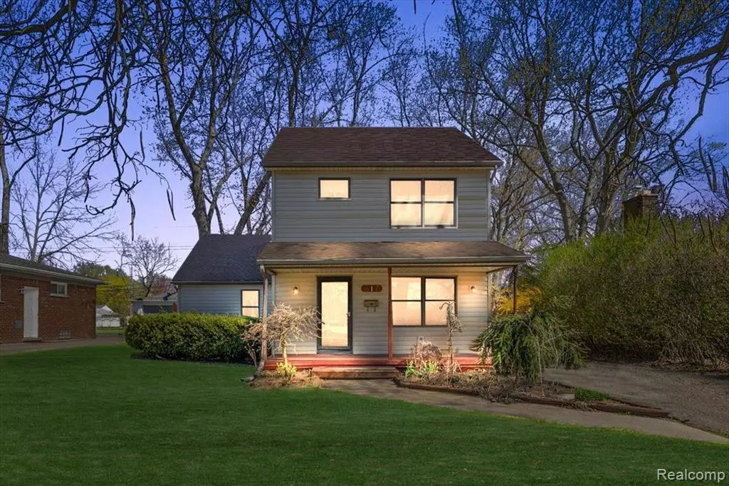 Royal Oak, MI 48073,617 DEVILLEN Avenue