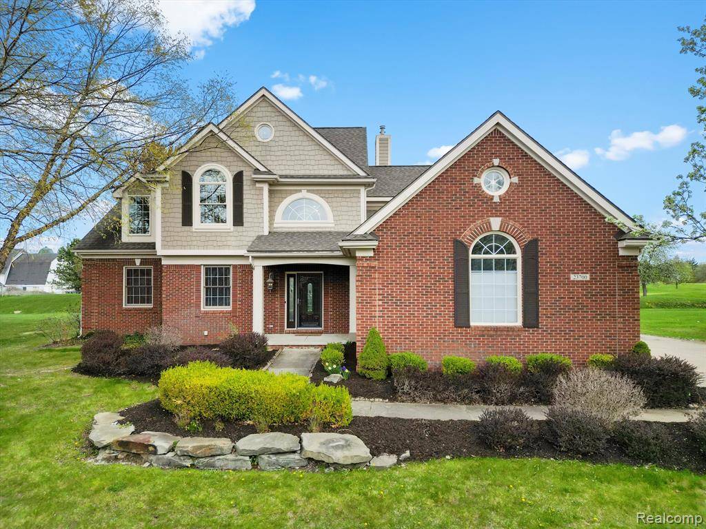 23700 SHINNECOCK Drive, South Lyon, MI 48178