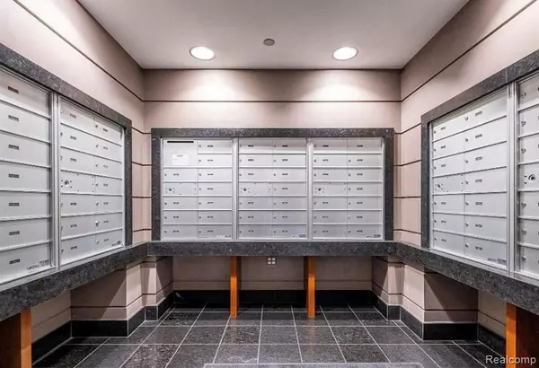 Birmingham, MI 48009,411 S OLD WOODWARD Avenue